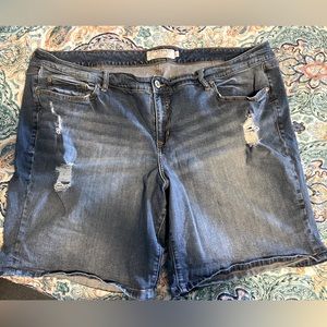 Torrid denim shorts size 24
